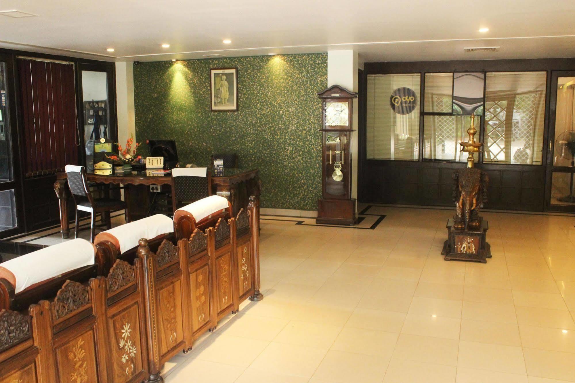 Treebo Trend Royal Inn Mysore Esterno foto