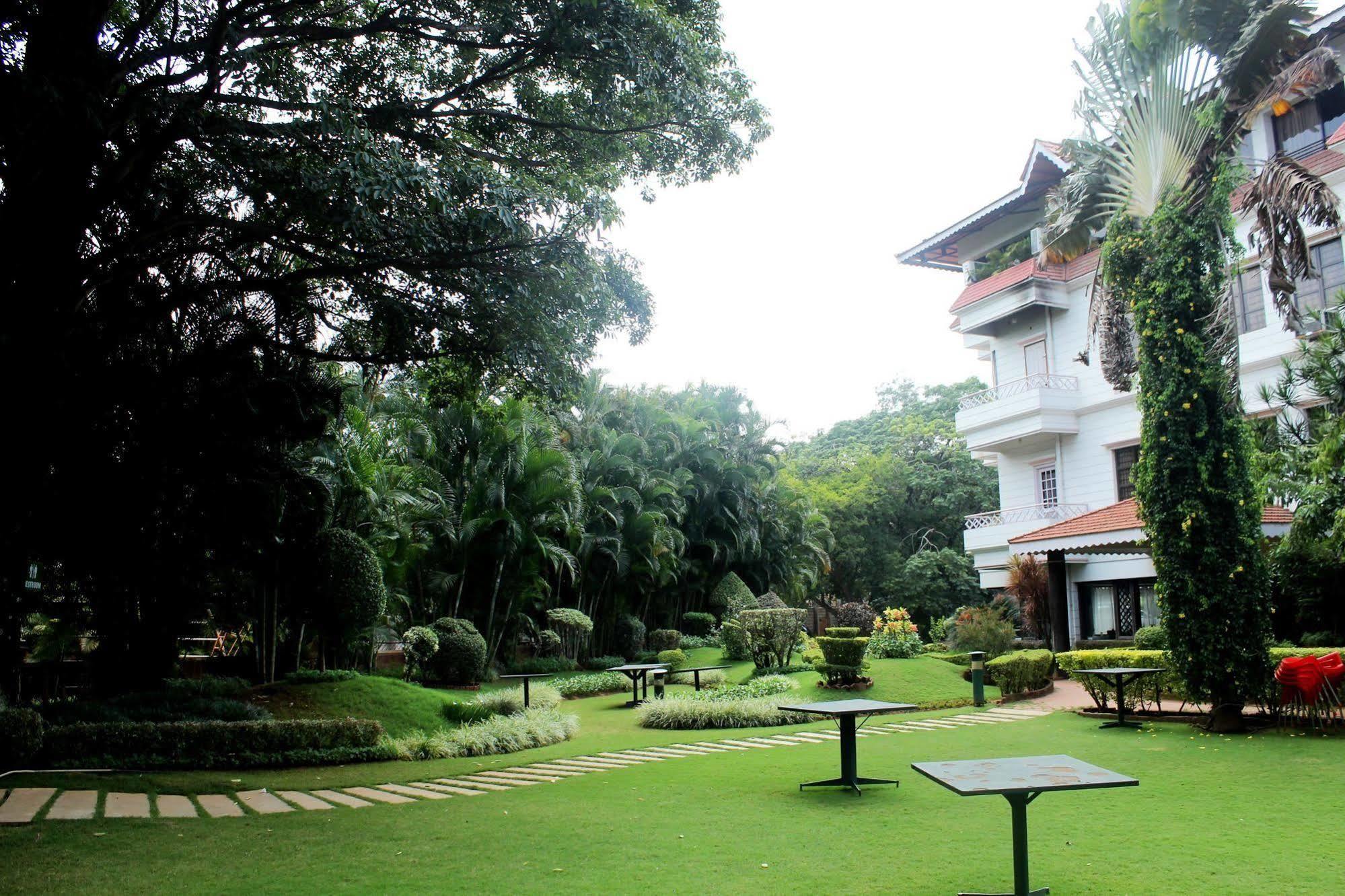 Treebo Trend Royal Inn Mysore Esterno foto